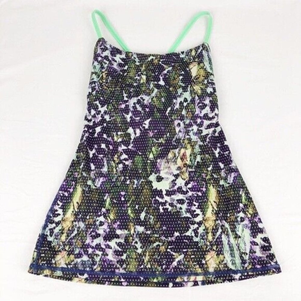 Lululemon Dancing Warrior Tank‎ Purple & Green Floral Size 2 Built in Bra